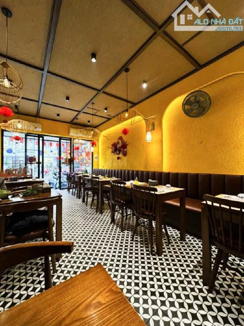 BÁN NHÀ MẶT PHỐ HÀNG MUỐI -QUẬN HOÀN KIẾM -KINH DOANH -65 m2- CẤP 4 -MẶT TIỀN 5 M - 1
