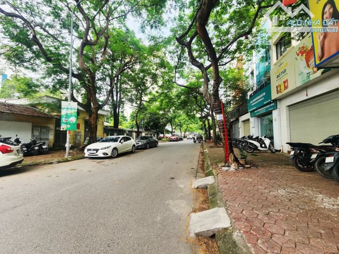 BÁN NHÀ PHÂN LÔ VIP TRUNG KÍNH - 3 Ô TÔ TRÁNH - VỈA HÈ 5M - 2 MẶT THOÁNG - 90M2 - 36,6 TỶ - 1