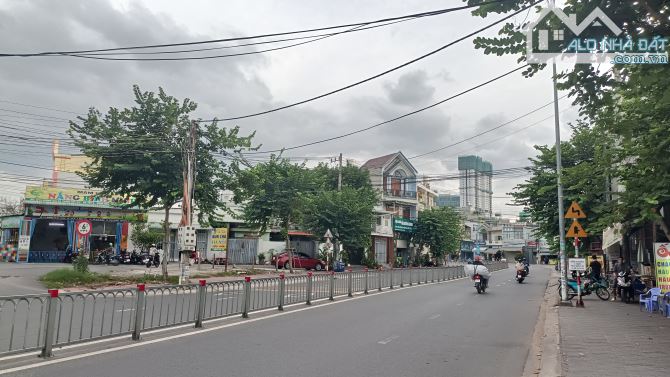 BÁN NHÀ MẶT TIỀN NGANG 10M, HAI BÀ TRƯNG ĐÔNG HOÀ, CẠNH BIGC GO DĨ AN, TTHC, CHỈ HƠN 12 TỶ