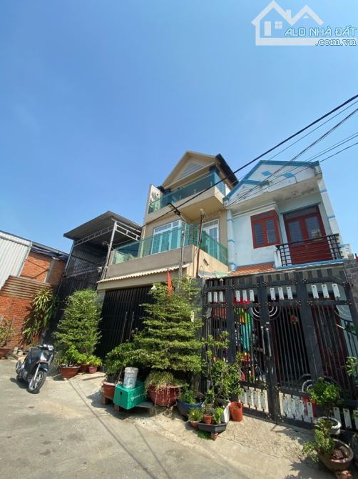 Ngay Phạm Thị Giây,  Thới Tam Thôn Hóc Môn. Gần Tô kÝ, gần ngã 5 chùa hang. 100m2, 3 lầu. - 1