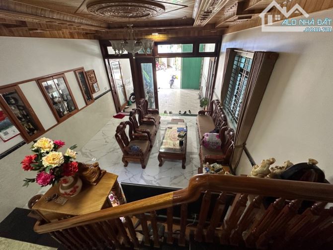 BÁN NHÀ 3 TẦNG, 3 MÊ KIÊN CỐ, THIÉT KẾ  HIỆN ĐẠI SANG TRONG NỘI THẤT XIN.134 M². 5.9 TỶ. - 1