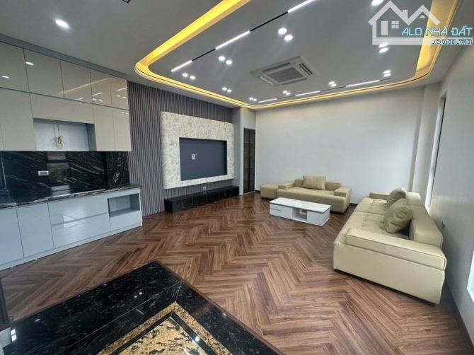 Nhà ngõ 405 Bát Khối 7tầng thang máy 45m lô góc ô tô 7 chỗ vào - giá tốt chỉ 11.3tỷ còn TL - 1