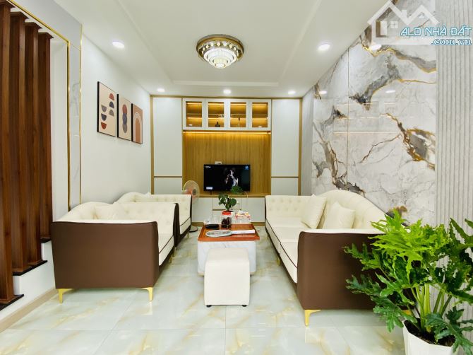 Hơn 4 tỷ có ngay nhà 4 tầng HXH thông đường Quang Trung, P8, Gò Vấp - 1