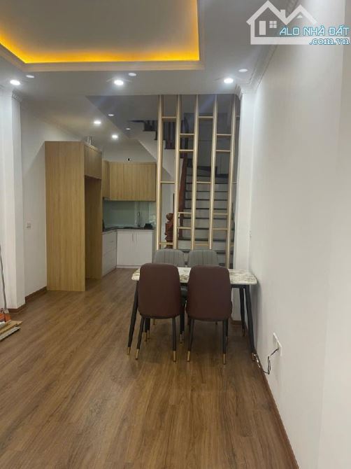 Nhà đẹp Đại Mỗ phân lô , ô tô đỗ gần DT 38m x 4T MT 3,5m giá bán 6,9 tỷ - 1