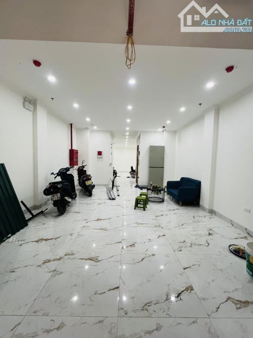 BÁN TÒA CCMN NGUYỄN KHÁNH TOÀN 84M2 8 TẦNG THANG MÁY - 23 PHÒNG KK THU 120TR/TH - GIÁ 24Đ - 1