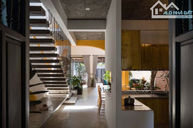 Biệt Thự Lô Góc Nguyễn Đình Thi – 170m² – View Hồ Tây Tuyệt Đẹp – Giá Rẻ Chỉ 39.8 Tỷ - 1