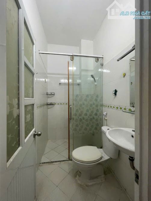 CẦN BÁN NHÀ 5 TẦNG ĐANG KHAI THÁC CĂN HỘ DỊCH VỤ – TRUNG TÂM QUẬN 3 – LÊ VĂN SỸ - 1