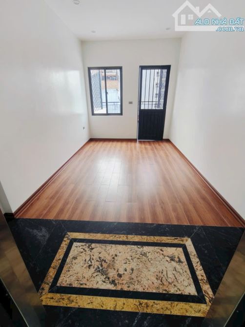 6 tầng thang máy, ngõ vip Nguyễn Văn Cừ, oto vào, ở sướng full nội thất, 39m2. Giá 12.8 tỷ - 12