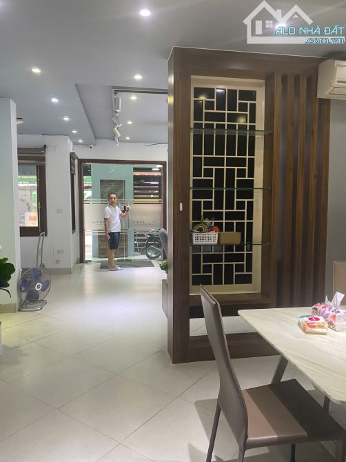 Cho thuê biệt thư Mễ Trì Hạ, Nam Từ Liêm. DT 120m2, 4 tầng, 1 tum. thang máy. Giá 45 triệu - 2
