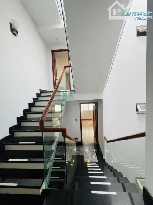 Khu Tên Tửa AEON Maill Bình Tân MTKD đường 32 Nhà 4 tầng 14.7 tỷ - 2