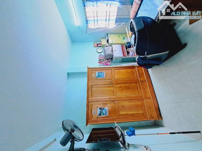 BÁN NHÀ NGUYỄN ẢNH THỦ, VỊ TRÍ ĐẸP, TÂN THỚI HIỆP QUẬN 12, DT 44 M2 (4×11), GIÁ SIÊU RẺ, - 2