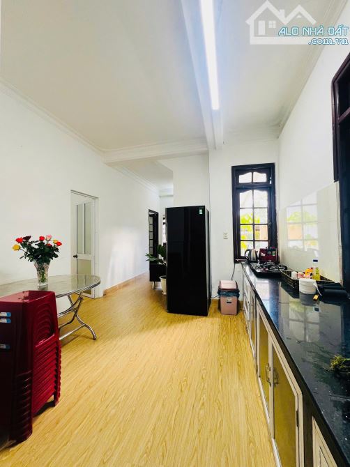 Bán Gấp Nhà Sân Vườn 219m2 Ngang 11m Kinh Doanh Lưu Trú Tốt Cách Chợ Đà Lạt Chỉ 1km - 2
