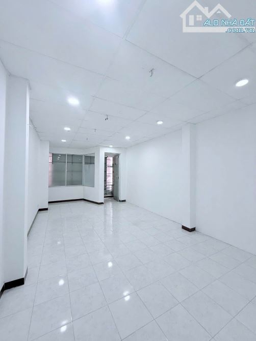 NHÀ 5 TẦNG MẶT TIỀN HÙNG VƯƠNG - NGAY TTTM LỚN NHẤT MIỀN TRUNG - 2