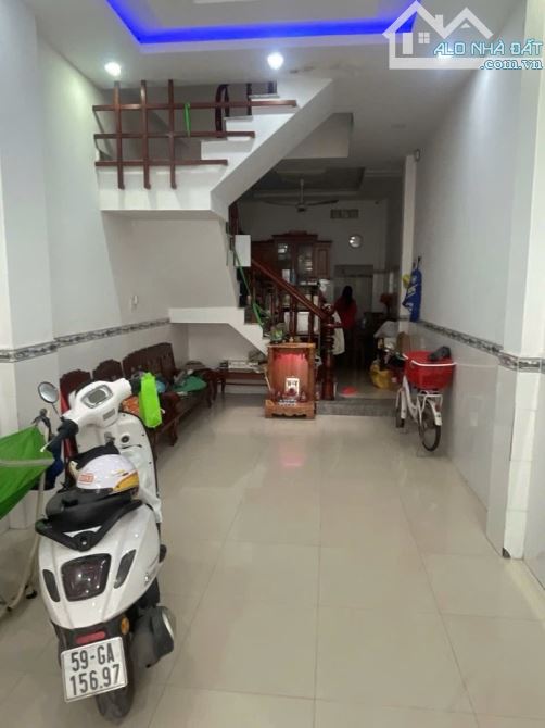 CẦN BÁN NHÀ GẤP, HẺM XE HƠI THỚI AN QUẬN  12, DT 52 M2, (3.6× 15), 3 TẦNG, NHÀ ĐẸP KIÊN CỐ - 2