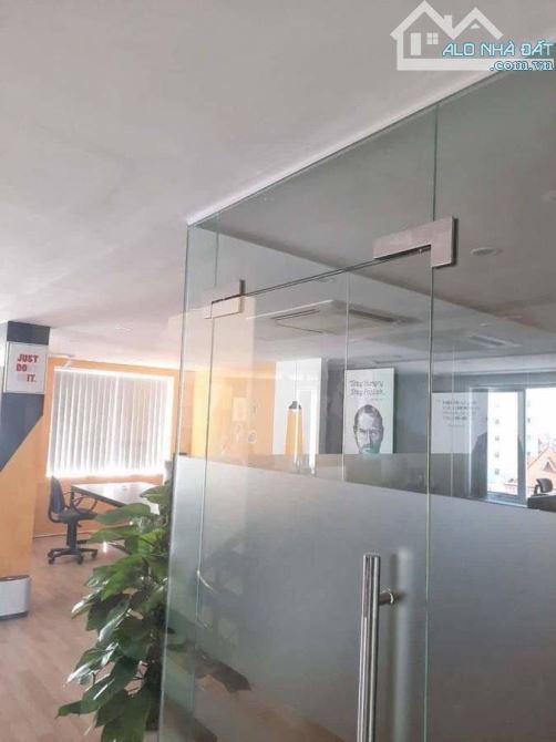 SIÊU PHẨM  LÔ GÓC TRẦN THÁI TÔNG CẦU GIẤY 134m 69 TỶ MT 11.3m 9 TẦNG KINH DOANH DÒNG 120TR - 2