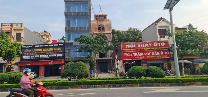 Bán nhà 5 tầng mặt Nguyễn Tất Thành - Khai Quang, Vĩnh yên. sử dụng 200m2 - 2