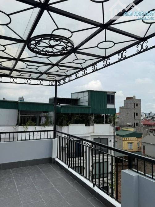 Hàng XỊN có 1 0 2 ngay giữa Long Biên - 2