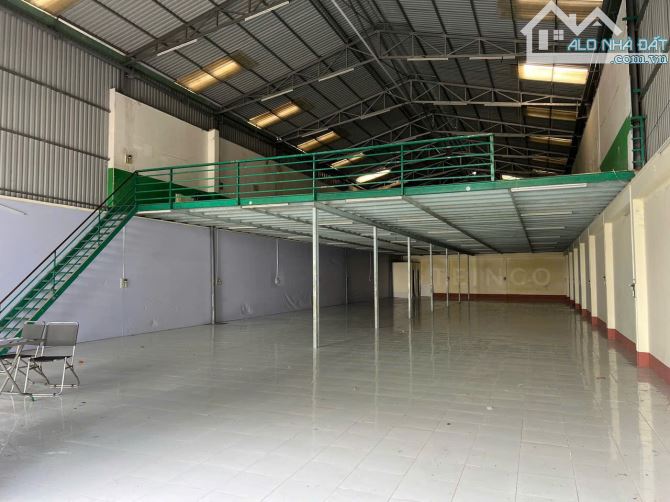 Kho xưởng 2 tầng 793m² có điện 3 pha, trong KDC Hưng Phú 1 - 2