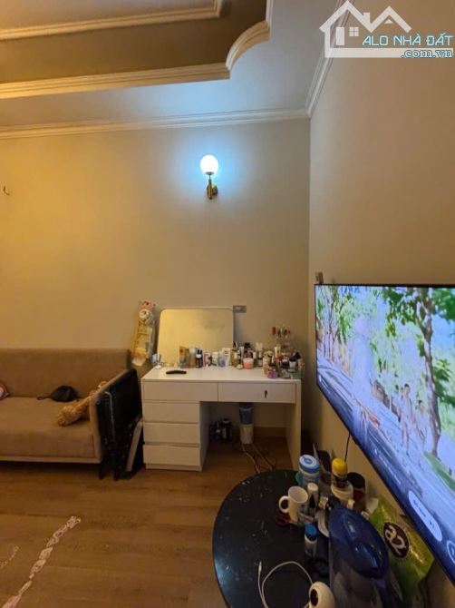 BÁN NHÀ MẠC THỊ BƯỞI ĐỐI DIỆN TIMES CITY- 42m2 _9,3TỶ CÁCH Ô TÔ VÀI BƯỚC CHÂN - KHU VỰC TT - 2