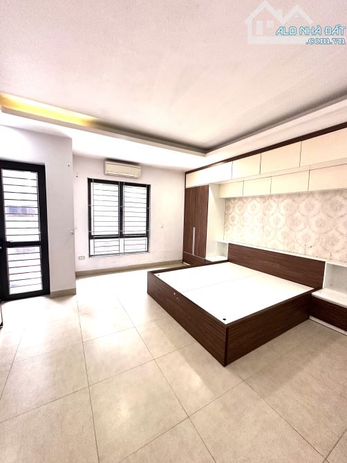 Nhà 4 tầng Mỹ Đình, 66m2, mặt tiền 5m, hướng Tây Nam, gần ô tô - 2