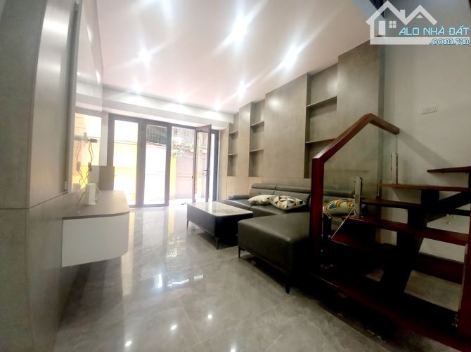 🏡 Nhà đẹp Phú Mỹ – Vài bước ra phố lớn – 35m² x 4T – Chỉ 7.7 Tỷ – Ngõ rộng ô tô đỗ cửa - 2
