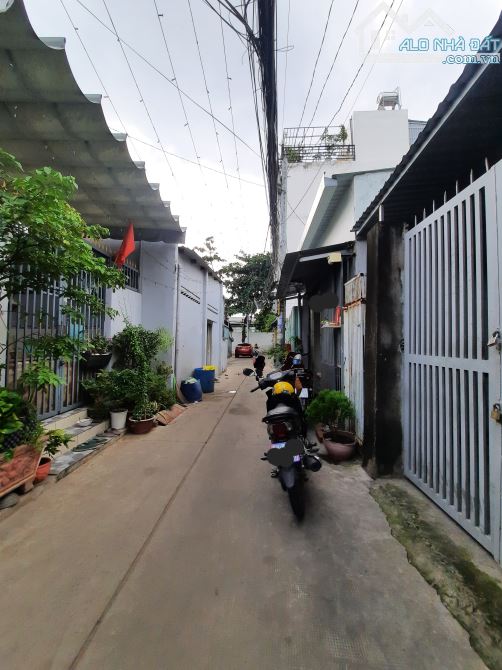 Bán đất tặng nhà C4 giáp Nguyễn Văn Luông 65m2 nhỉnh 4 tỷ taxi đến cửa - 2