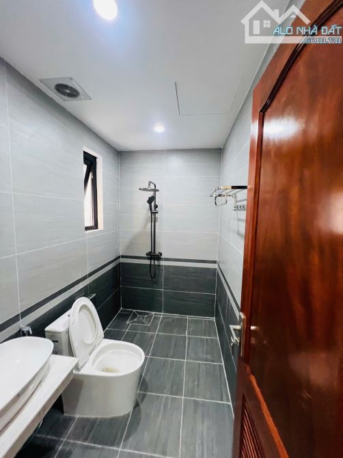 Đội nhân. Ba Đình 41m 7 tầng 19 tỷ.ô tô đỗ vào nhà. Ngõ thông. - 2
