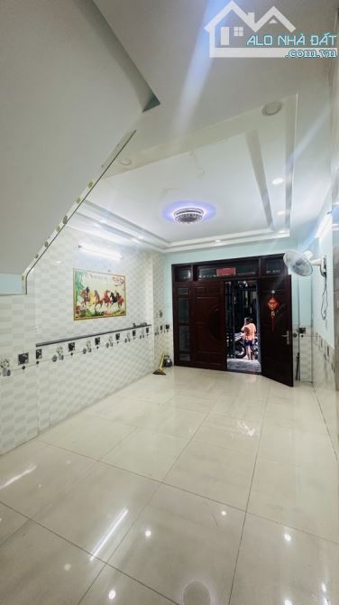 NHÀ ĐẸP Ở NGAY,HẺM OTO ĐẬU CỬA,SÁT MẶT TIỀN,3 TẦNG,56M2(4x14),CHỈ 5.5 TỶ - 2