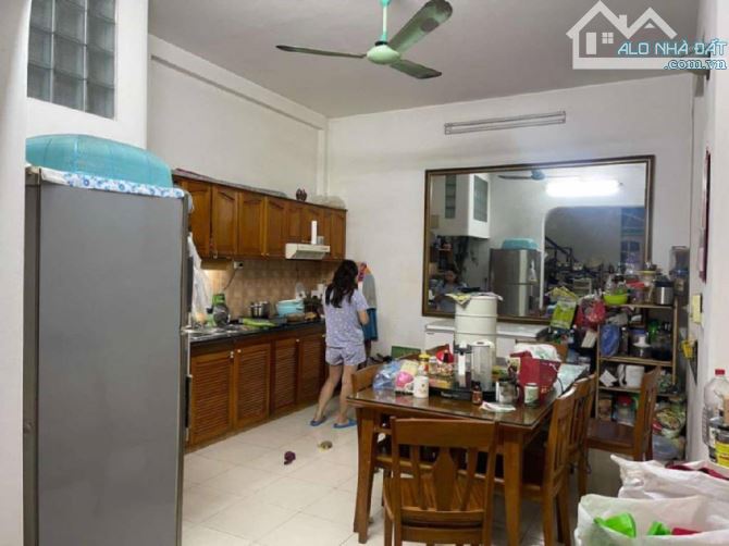 BÁN NHÀ MẶT PHỐ HÀNG MUỐI -QUẬN HOÀN KIẾM -KINH DOANH -65 m2- CẤP 4 -MẶT TIỀN 5 M - 2