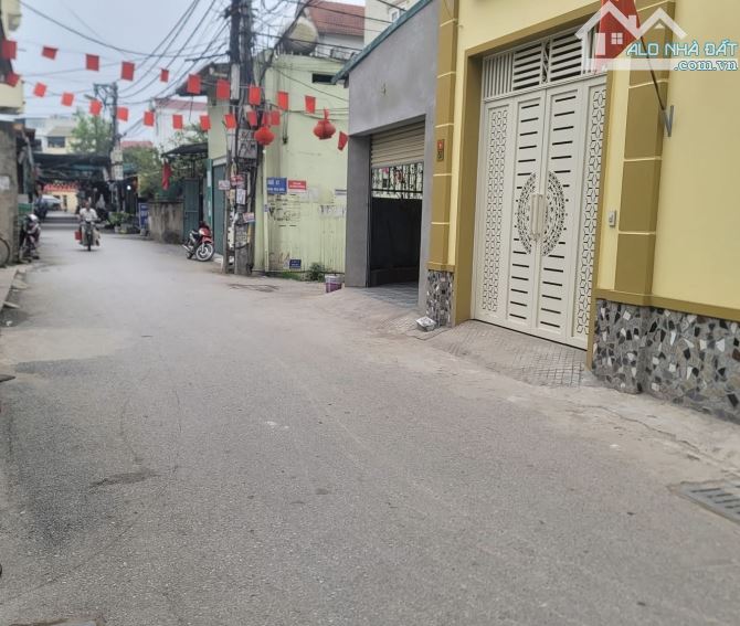 Bán 2 lô đất đẹp cạnh nhau, tổng 2 lô 60m2,sổ đỏ từng lô,ngõ rộng gần ôtô tránh,chỉ 4.x tỷ - 2