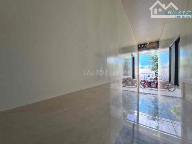 CĂN HỘ DỊCH VỤ 180M2 NGAY TRUNG TÂM NGÃ 5 THỦ ĐỨC, NHỈNH 8 tỉ - 2