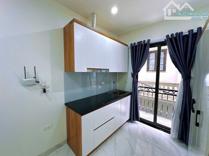 BÁN TÒA CCMN NGUYỄN KHÁNH TOÀN 84M2 8 TẦNG THANG MÁY - 23 PHÒNG KK THU 120TR/TH - GIÁ 24Đ - 2
