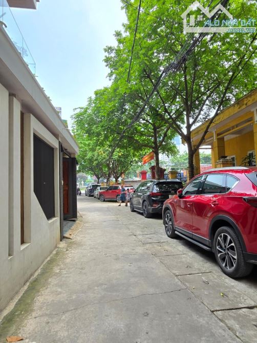 Bân gấp đất  Thanh Trì  ô tô tránh ,phân lô , vỉa hè giá đầu tư 5.5 tỷ - 2