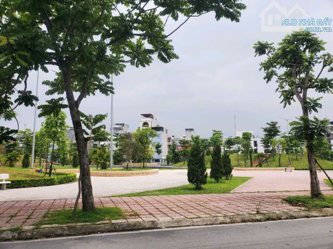 Bán đất Ngọc Thuỵ,Long Biên 80m,mt4.5m vỉa hè,oto tránh nhỉnh 19 tỷ - 2
