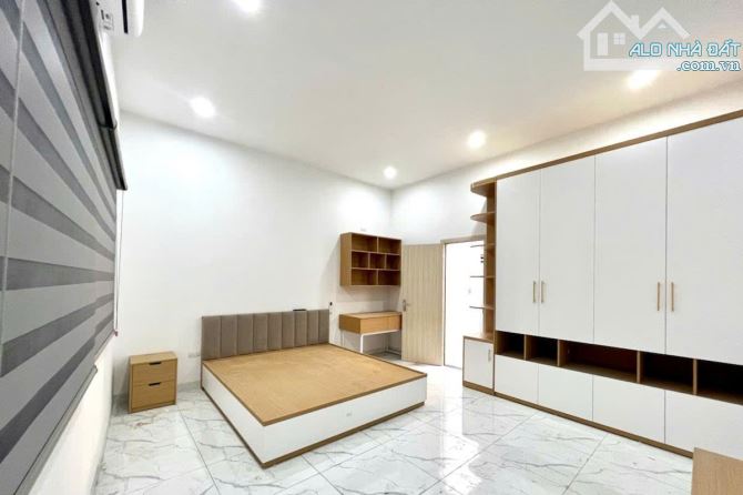 Bán nhà 279 Đội Cấn, Nhỉnh 8 tỷ, sổ vuông 57m, lô góc, mặt tiền 5m, full nội thất - 3