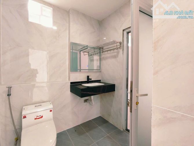 Chỉ 2 tỷ 550tr  cần bán nhanh căn nhà đẹp giáp Hóc Môn TP HCM thuộc Mỹ Hạnh Nam LONG AN - 3