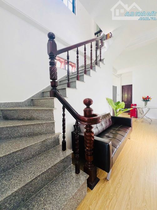 Bán Gấp Nhà Sân Vườn 219m2 Ngang 11m Kinh Doanh Lưu Trú Tốt Cách Chợ Đà Lạt Chỉ 1km - 3