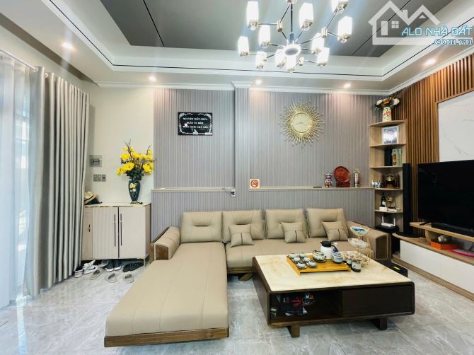 Bán nhà chiều ngang 9m2 rẻ, đẹp, độc lạ Hùng Vương, Phường 9 - 3