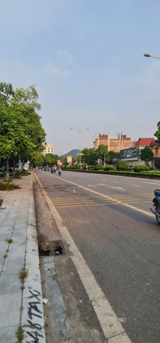 Bán nhà 5 tầng mặt Nguyễn Tất Thành - Khai Quang, Vĩnh yên. sử dụng 200m2 - 3
