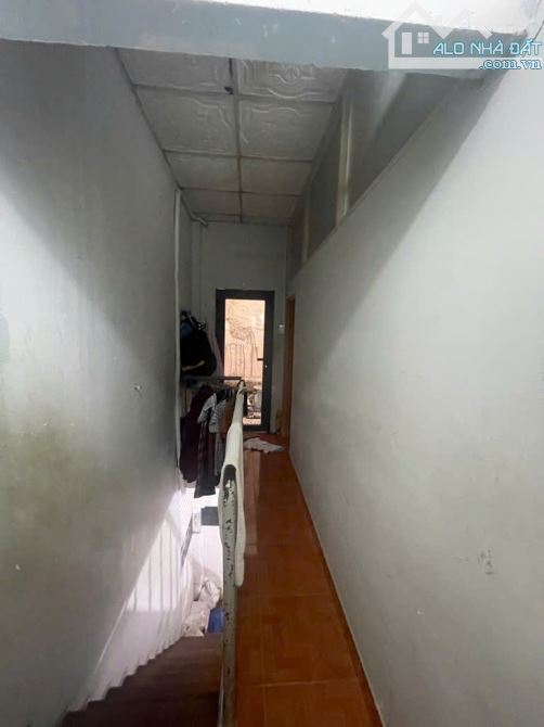 **Tuyệt Phẩm Nhà Trong Ngõ Chuyên Dùng 9, Quận 7: 74m2, 2 Tầng, 3PN, Sổ Đỏ, Giá Chỉ 5.7 - 3