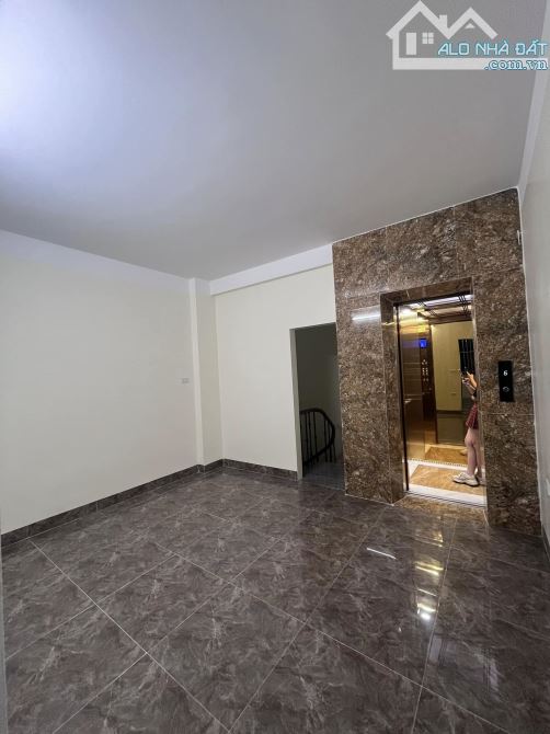 CẦU GIẤY LÔ GÓC 40M 6 TẦNG MT 4.5m THANG MÁY KINH DOANH ĐỈNH CHỈ 14 TỶ MẶT NGÕ THÔNG - 3