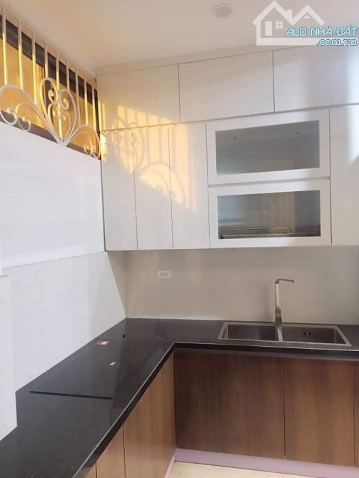 MẶT PHỐ CẦU GIẤY 65 TỶ 180m 9 TẦNG THANG MÁY SỔ NỞ HẬU CHO THUÊ 250TR KINH DOANH ĐỈNH - 3