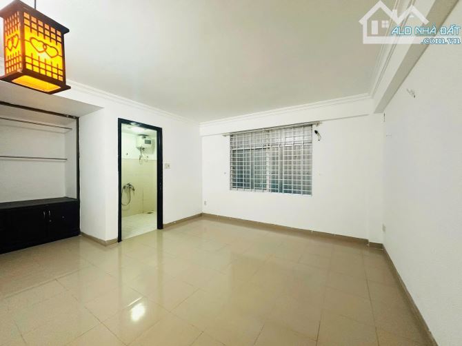 Nhà mặt tiền phố Ông Ích Khiêm gần Phú Gia Compound - 3