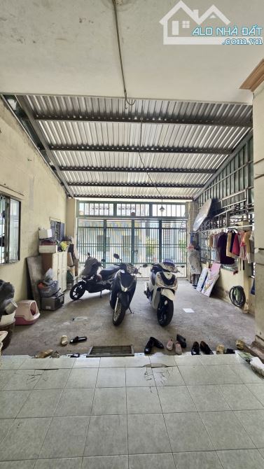 BÁN NHÀ TRỆT LỬNG HẺM XE HƠI SÁT MẶT TIỀN D4 CVPM QUANG TRUNG Q12 GIÁ RẺ 5,5 TỶ - 3