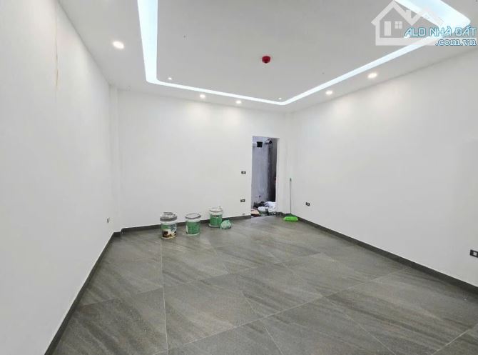 Bán nhà Hoàng Quốc Việt, ô tô đỗ cửa vào nhà, xây mới đẹp, thang máy, kinh doanh - 3