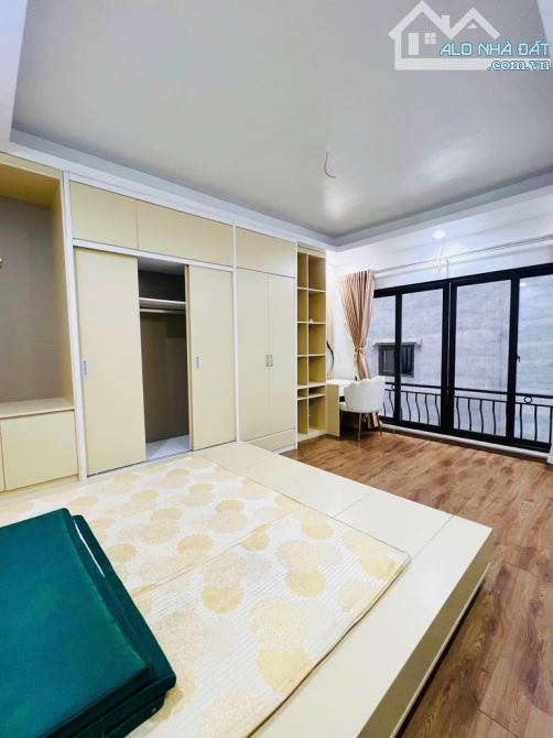 LẠC LONG QUÂN- 32M x 5 TẦNG - NHỈNH 7 TỶ - FULL ĐỒ - Ô Tô Đỗ Gần - 3