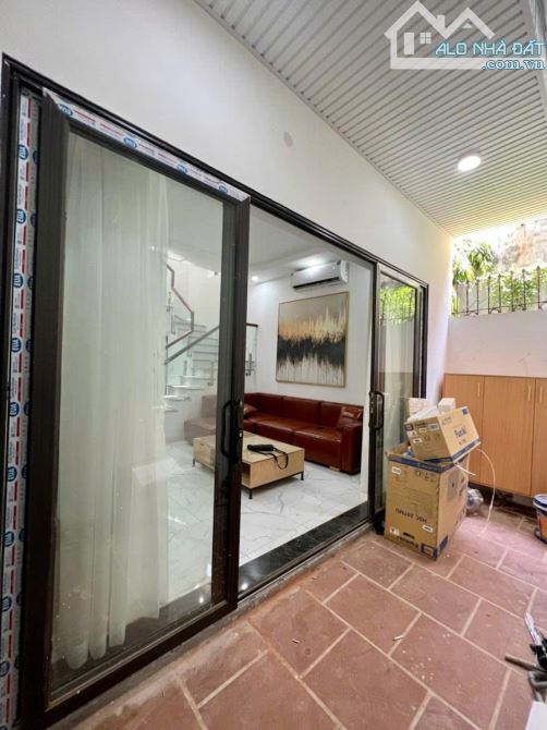 Bán nhà 279 Đội Cấn, Nhỉnh 8 tỷ, sổ vuông 57m, lô góc, mặt tiền 5m, full nội thất - 4