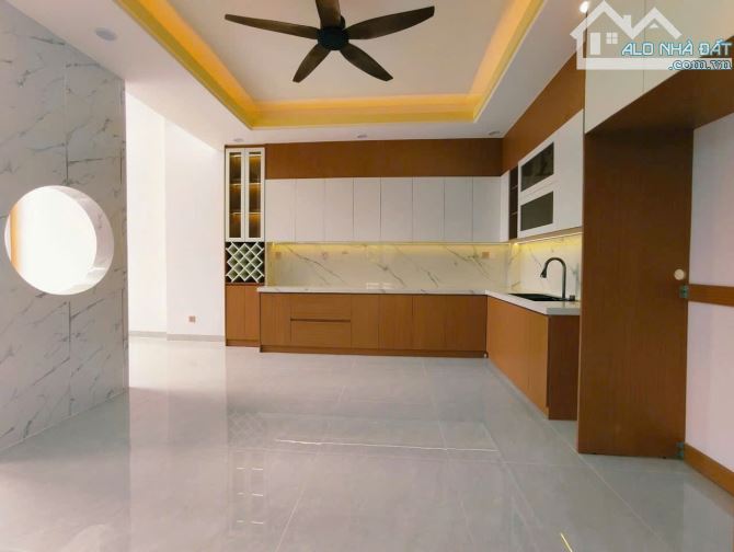 Chỉ 2 tỷ 550tr  cần bán nhanh căn nhà đẹp giáp Hóc Môn TP HCM thuộc Mỹ Hạnh Nam LONG AN - 4