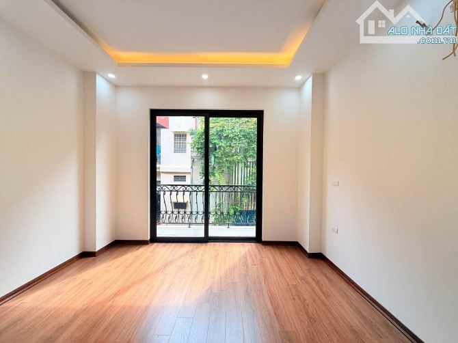 LẠC LONG QUÂN _ 5 Tầng _Thang Máy_Nhà phân lô- oto đỗ cửa_Nhỉnh 12 Tỷ - 4