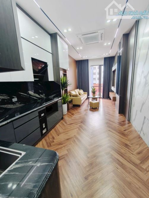 6 tầng thang máy, ngõ vip Nguyễn Văn Cừ, oto vào, ở sướng full nội thất, 39m2. Giá 12.8 tỷ - 4